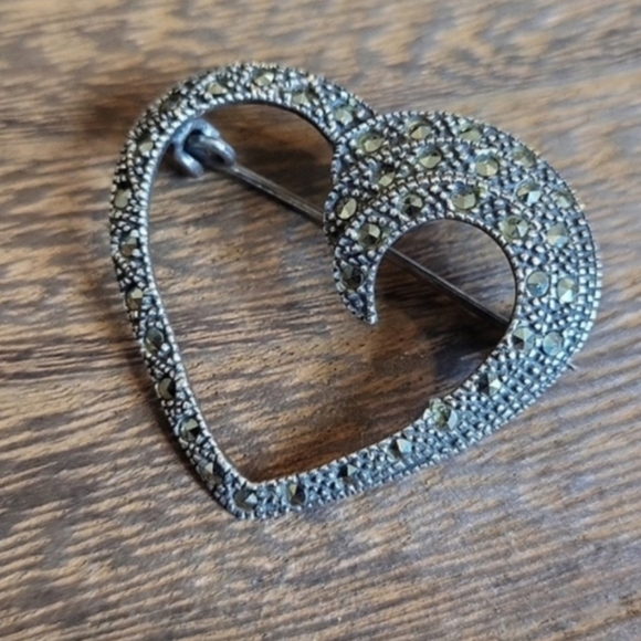 Unbranded Jewelry - Vintage Vtg 925 Sterling Silver Marcasite Heart Brooch Pin